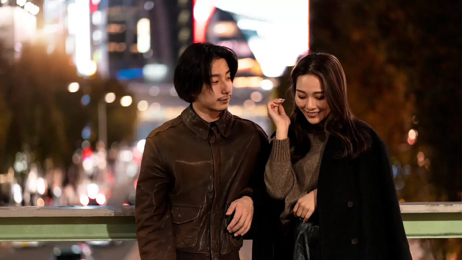 What is roaching in dating